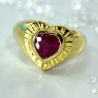 Anello cuore  oro giallo e rubino naturale 